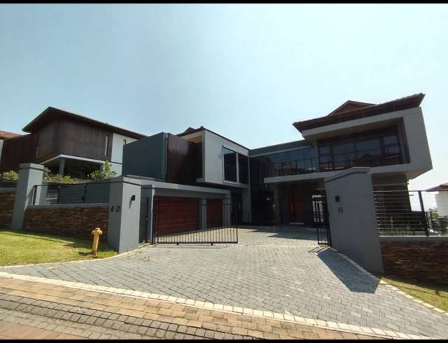 6 BEDROOM HOUSE FOR SALE IN IZINGA PARK